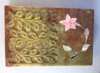 Hand Carved Soapstone Trinket Box W Inlaid Stone,  Shell,  Mother Of Pearl