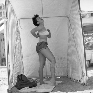 1950s Negative - Busty Pinup Girl Gigi Frost In Beach Tent - Cheesecake T279876