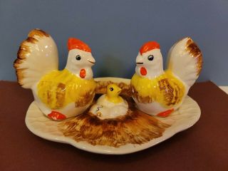 Vintage Chicken Rooster Decorative Ceramic Salt And Pepper Shakers Platter.