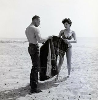 1950s Negative - Busty Pinup Girl Gigi Frost With Bodybuilder - Cheesecake T281515