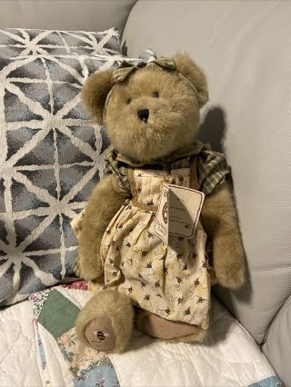 Mrs Beezley Boyd’s Bear Large One Of The Bee Family