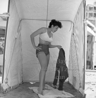 1950s Negative - Busty Pinup Girl Gigi Frost In Beach Tent - Cheesecake T279865
