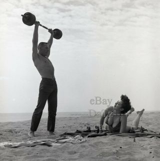 1950s Negative - Busty Pinup Girl Gigi Frost With Bodybuilder - Cheesecake T278299