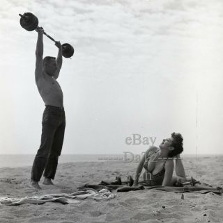 1950s Negative - Busty Pinup Girl Gigi Frost With Bodybuilder - Cheesecake T278300
