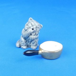 Arcadia Ceramics Cat Licking & Milk Pan Vintage Miniature Salt Pepper Shaker Set