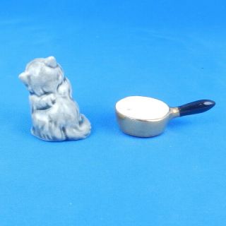 Arcadia Ceramics CAT LICKING & MILK PAN Vintage Miniature Salt Pepper Shaker Set 3
