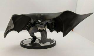 Dc Batman Black And White Series 0091 Of 5600 By Jim Lee Statue.  2007