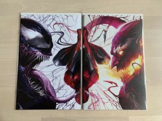 Spider - Man 800 & Venom 1 Midtown Exclusive Connecting Virgin Covers Set