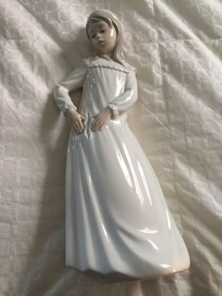 Nao Lladro Spain Porcelain Figurine Girl In A Torn Nightgown Approx.  11.  5 Inches