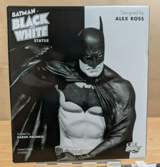 Dc Direct Batman Black & White Alex Ross Porcelain Statue - 2528/6000