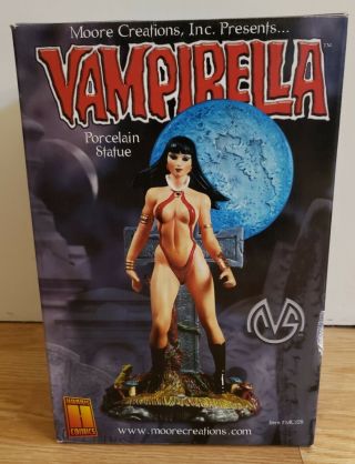 Vampirella Porcelain Statue,  Moore Creations 620/5000 Harris Comics