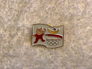 1992 (92) Barcelona Olympics Flag / Mascot / Logo Pin / Pinback