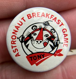 1968 Frosted Flakes Tony The Tiger Astronaut Breakfast Game Pin 1 " White Button