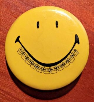 Smiley Face With Braces Pin Badge Dentist Orthodontist Happy Vintage 1980s