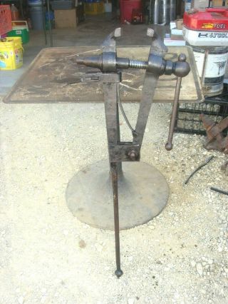 Vintage 4 " Jaw Blacksmith Post Leg Vise Anvil Forge Iron Tool