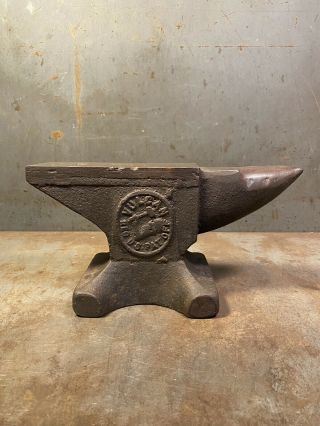 Antique Vulcan Anvil For Blacksmithing And Forging Arm And Hammer Anvil 27lbs