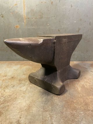 Antique Vulcan Anvil For Blacksmithing And Forging Arm And Hammer Anvil 27lbs 5