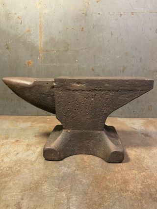 Antique Vulcan Anvil For Blacksmithing And Forging Arm And Hammer Anvil 27lbs 6