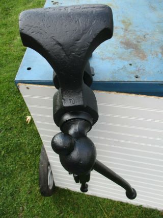 Vintage Blacksmith Post Leg Vise Antique 70lbs 2