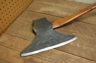 L667 - Antique Hand Forged Broad Axe Marked Dm Unique Pattern 7 Lbs 10 Oz