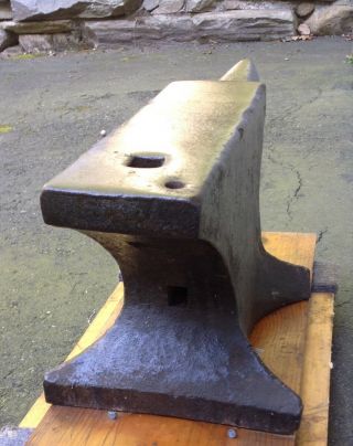 Antique Anvil 249 lbs (Made in England) 2