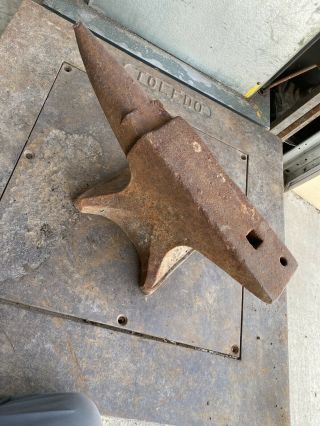 Peter wright anvil 70 lbs 4