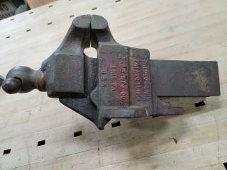 Vintage Reed Mfg 104 1/2 R Heavy Duty Bench Vise Fixed Base