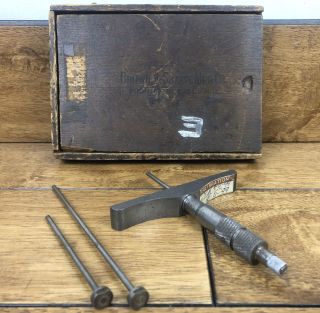 Vintage Brown & Sharpe Depth Gage 607 With Wooden Case