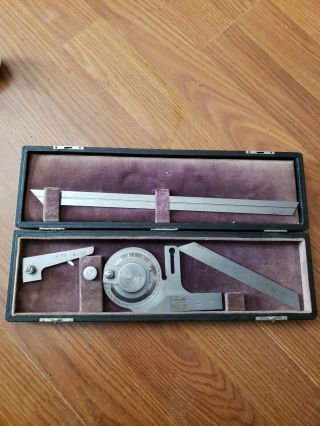 Brown & Sharpe Universal Bevel Protractor,  No.  496 W/fitted - Felt Case P22