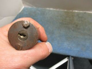 Very unusual vintage old steel padlock lock with a key n/r 3