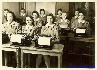 RARE Jovial Female Wehrmacht Blitzmädel Helferin Girls w/ Typewriters 2