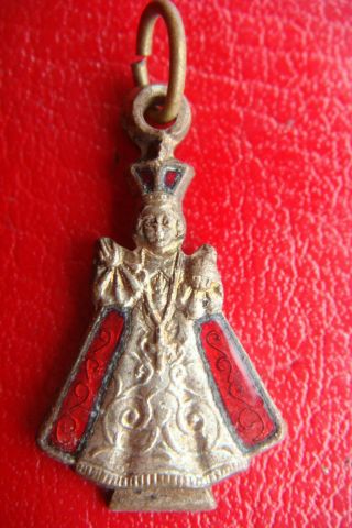 Infant Jesus Of Prague Rare Vintage Protective Religious Medal With Red Enamel