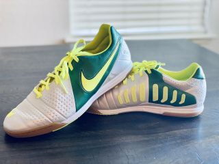 Nike Ctr360 Libretto Iii Ic Indoor Soccer Shoes Size 10.  5 Rare Pearl/green/neon