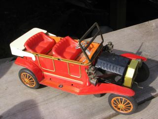 Sunrise Toys Vintage Rare Ford Model T Battery Operated Tin Litho Car.