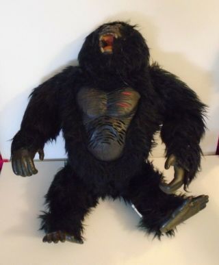 Rare Universal Studios Playmates Toys 2005 King Kong Roars Plastic Plush Toy