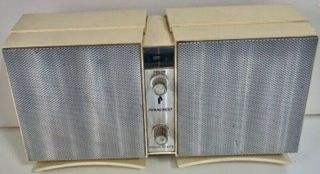 Rare Penncrest Radio - Circa 1950’s - White Model 5511