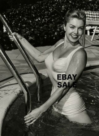 Sexy Esther Williams Swimsuit Girl Rare Candid Photo Hot Wet Body Busty Leggy