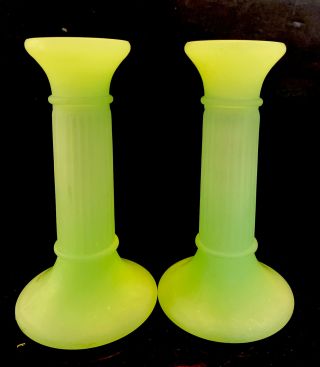 Vntg Retro Mcm Rare Frosted Green Glass Colonial Candle Holders (2)