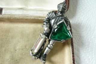 VINTAGE JEWELLERY MIRACLE CREATION MEDIEVAL KNIGHT BROOCH PIN RARE 2