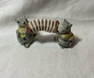 Bretby Art Pottery,  Woodville.  Mice Concertina From Animal Band 4cm 1950,  S Rare