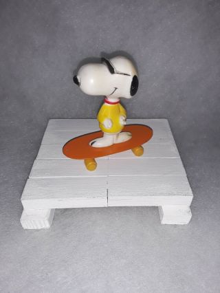 Rare 1966 Vintage Snoopy Joe Cool Skateboard Figure 3