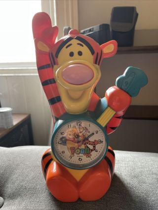 Rare Vintage Disney Winnie The Pooh - Tigger Talking & Light Up Alarm Clock