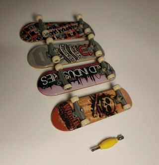 Tech Deck RARE World Industries Skateboards Fingerboards Set Old 2