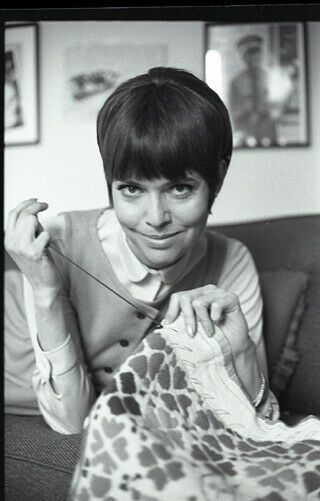 Barbara Feldon Knitting Get Smart Rare 1967 Nbc Tv Photo Negative