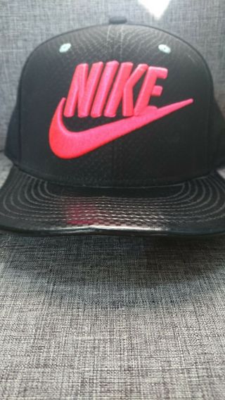 Nike True Fit Snapback Hat Cap Sb Vintage Pink Skateboarding Rare Special Brim