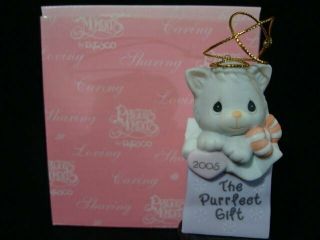 Precious Moments - Kitty Cat In Gift Box - The Purr - Fect Gift 2005 Rare Le