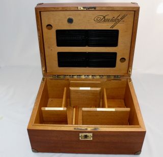 Davidoff Grande Réserve Humidor Cigar Box No 57.  Mahogany.  Campaign Handles.  Exc