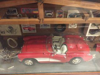 Danbury Mint’ 56 Chevrolet Corvette Garage Shop Shadow Box Diorama Set.