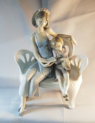 Lladro 5721 Once Upon A Time Porcelain Figurine