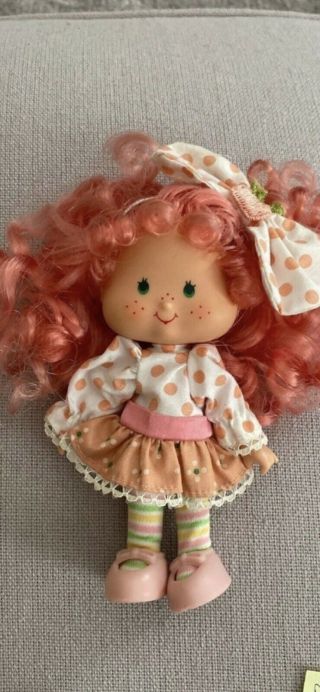 Strawberry Shortcake Peach Blush Berrykin Doll